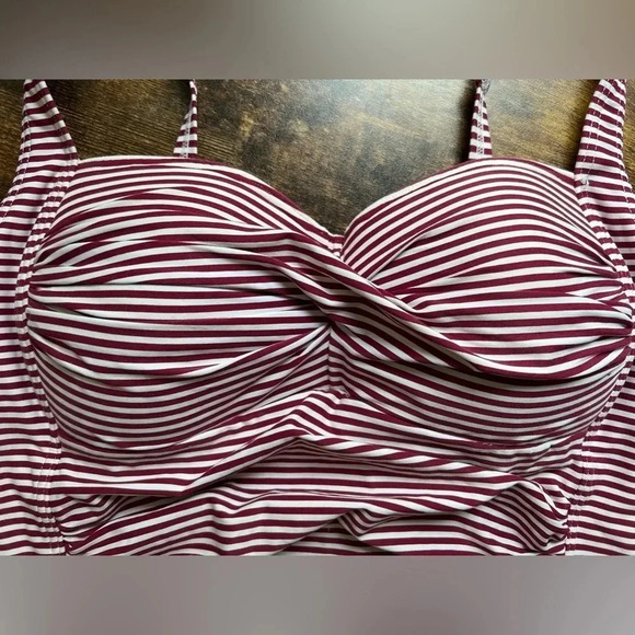 NIPTUCK SWIM | women’s one piece bathing suit. Size: 8. - Picture 3 of 13